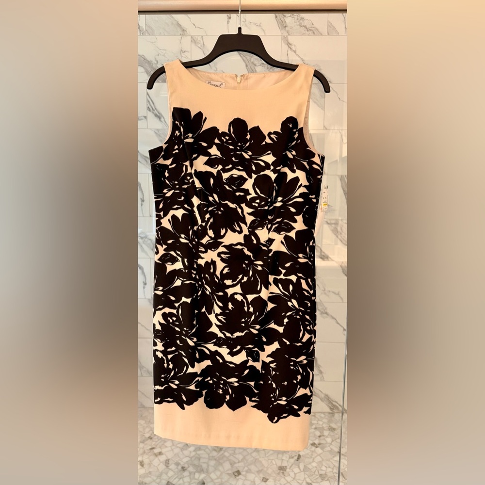 Chic Sleeveless Floral Midi Dress